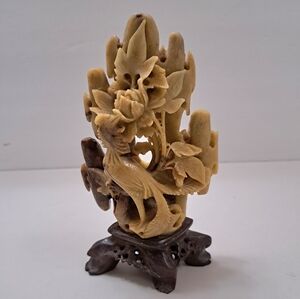 ANTIQUE CHINESE SOAPSTONE FIGURE OF A PEACOCK & FLOWERS BLACK SOAPSTONE BASE~7"